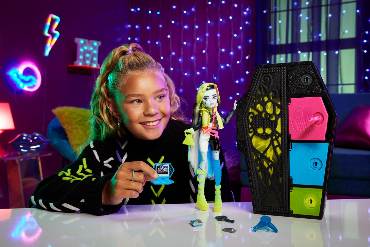 Monster High Skulltimate Secrets Doll and Accessories Set